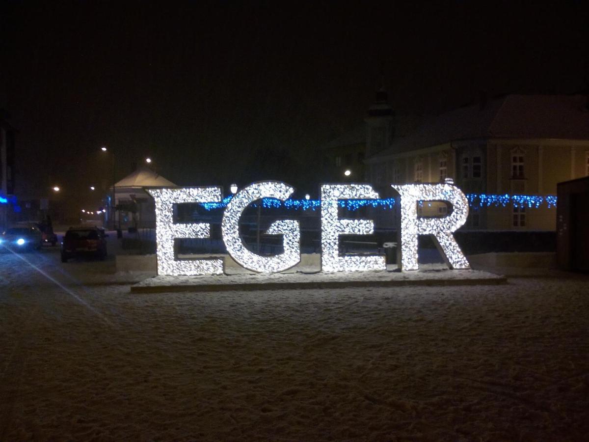 B&B Apartman Eger Eksteriør billede