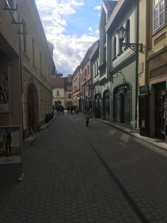 B&B Apartman Eger Eksteriør billede